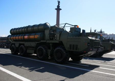 Мантуров заявил о готовности графиков поставок вооружения в ВС РФ
