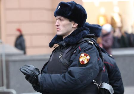 Учитель физкультуры схватил школьника за шею в Рузе