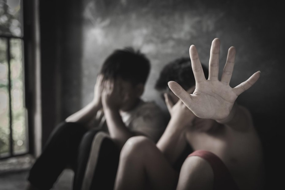 Насиловал за бургер с колой: как детский дом стал «педофильским конвейером»