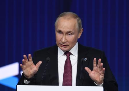 Путин: Россия только приостановила участие в зерновой сделке