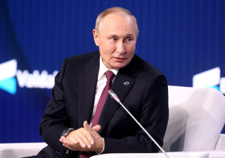 Путин предупредил о погружении человечества в пучину «агрессивной анархии»