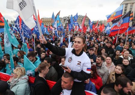 В Москве на митинг в поддержку референдумов собрались 50 тысяч человек