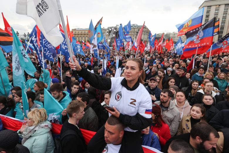Россия. Москва. Участники митинга «Своих не бросаем»