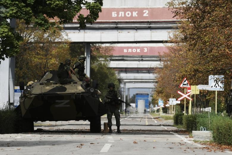 Российские военнослужащие на территории Запорожской атомной электростанции
