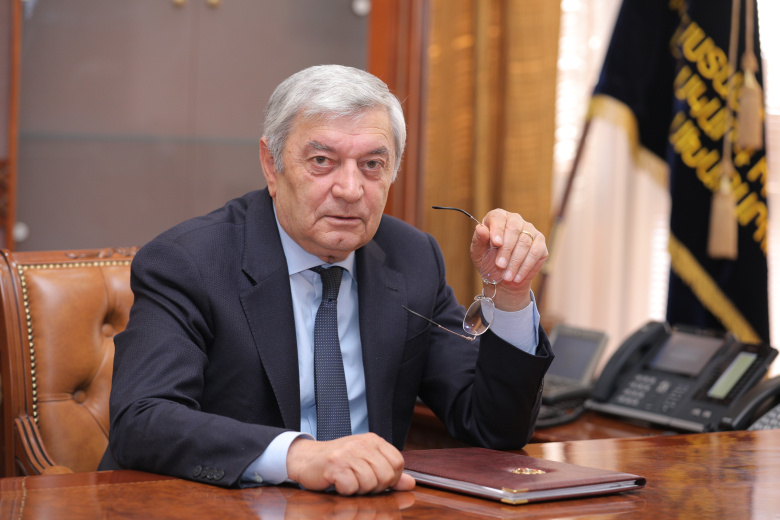 Феликс Цолакян