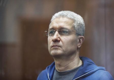 Суд проверит звонки экс-замминистра обороны Иванова