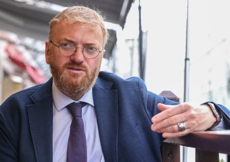 Милонов назвал проституткой уехавшую в Канаду фигуристку Забияко