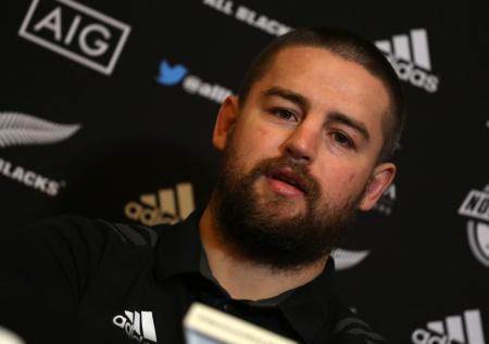 Хукер вырвал победу у Фелдера в главном бою турнира UFC в Новой Зеландии