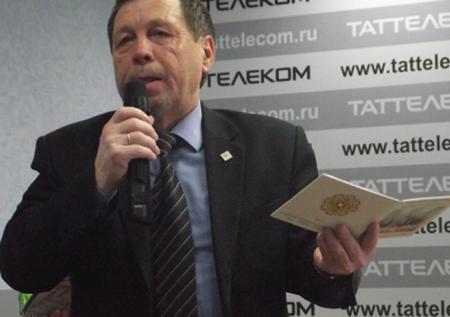 Умер поэт Рустам Закуанов