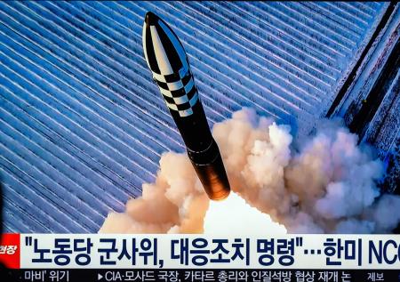 Военный эксперт предположил, кто помогает КНДР при создании ракет