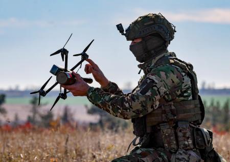 Воздушная дуэль российского дрона и «Бабы-яги» попала на видео