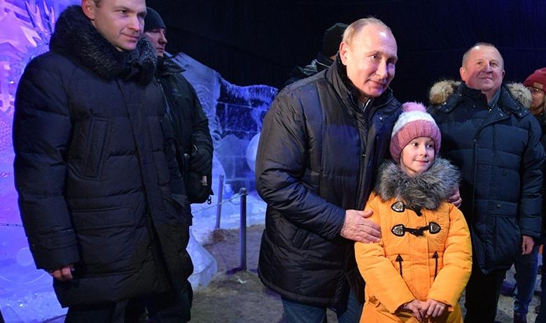 На фестивале ледовых скульптур «Путешествие вокруг света», организованном в Петропавловской крепости