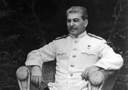 Политолог объяснил необходимость реабилитации Сталина
