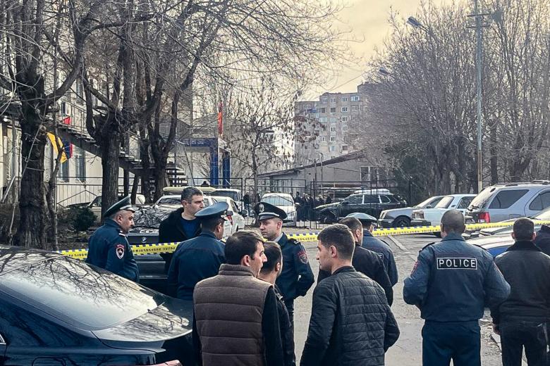 Обстановка у здания полиции в Ереване