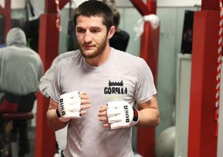 Уланбеков выиграл дебютный бой в UFC
