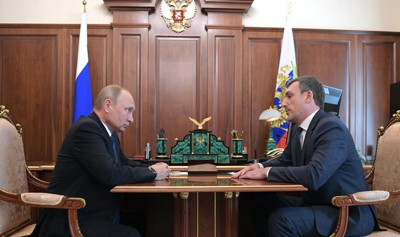 Президент РФ Владимир Путин и врио главы Амурской области Василий Орлов