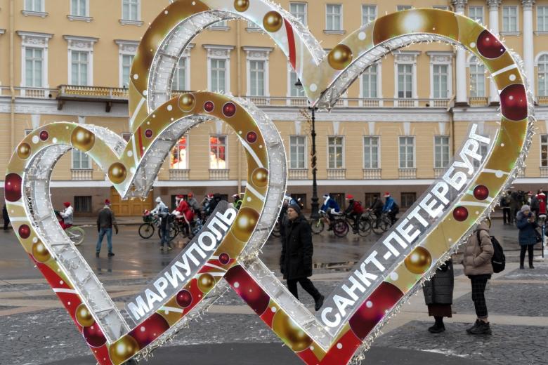 Арт-инсталляция «Два сердца»