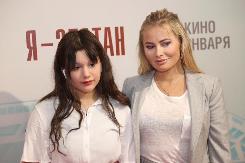 Телеведущая Дана Борисова и ее дочь Полина Аксенова