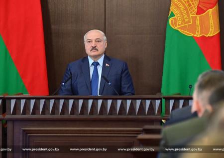 «Наелся президентства»: Лукашенко заявил, что не держится за кресло