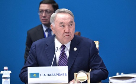 В Казахстане заявили о кризисе после «суперпрезидентства» Назарбаева