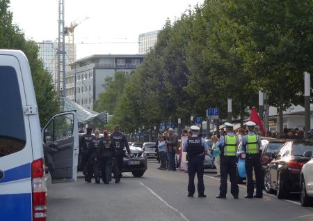 Тысячи человек в Германии эвакуировали из-за бомбы 40-х годов