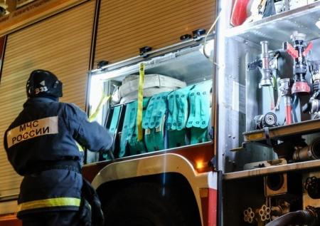 Гаражи с газовыми баллонами загорелись в Москве