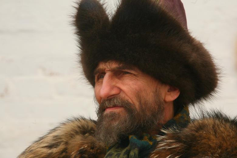 Суздаль. 11 марта. Актер Петр Мамонов на съемочной площадке фильма режиссера Павла Лунгина на территории Александровского монастыря.