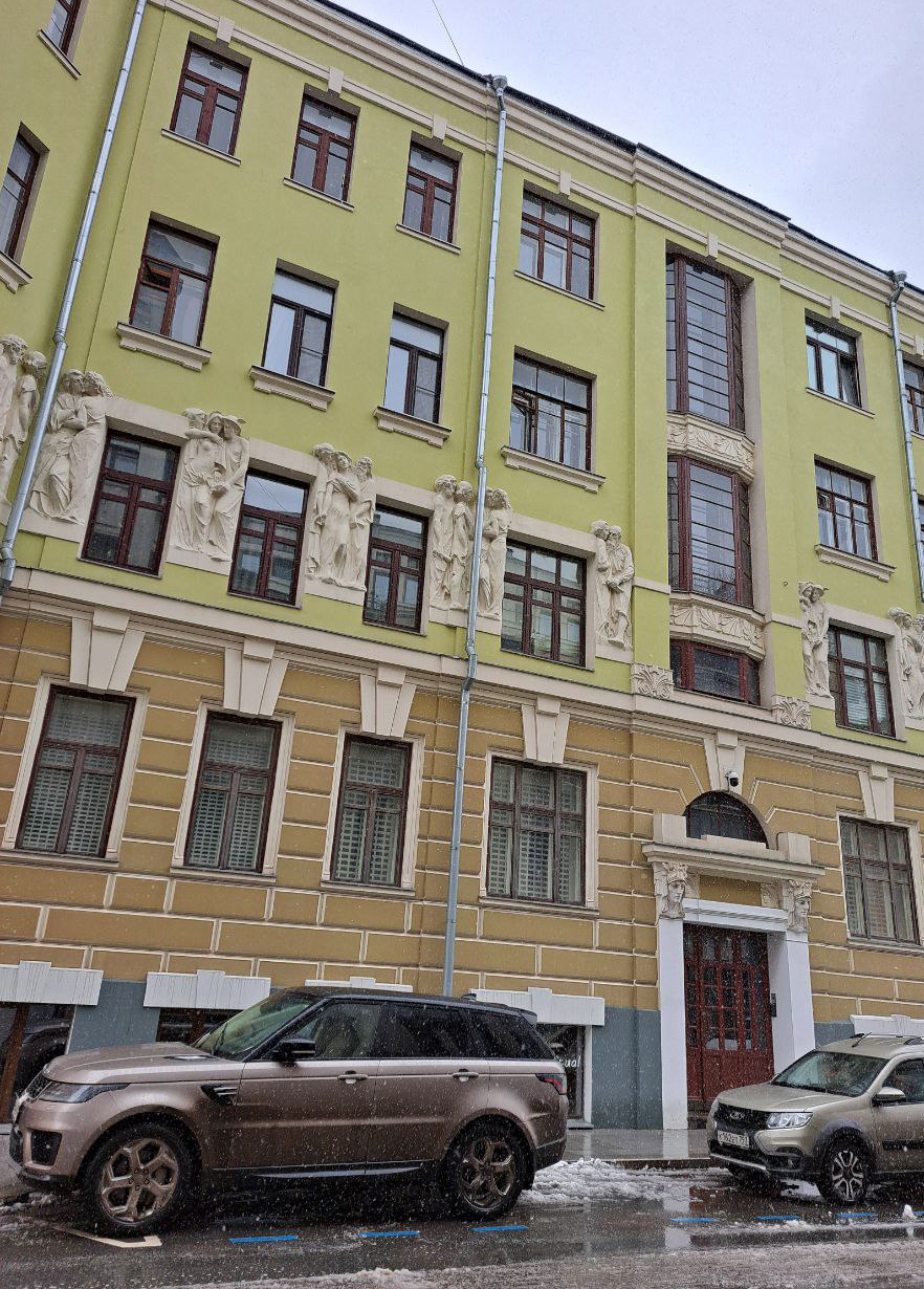 Дом Михаила Ефремова в Плотниковом переулке в Москве