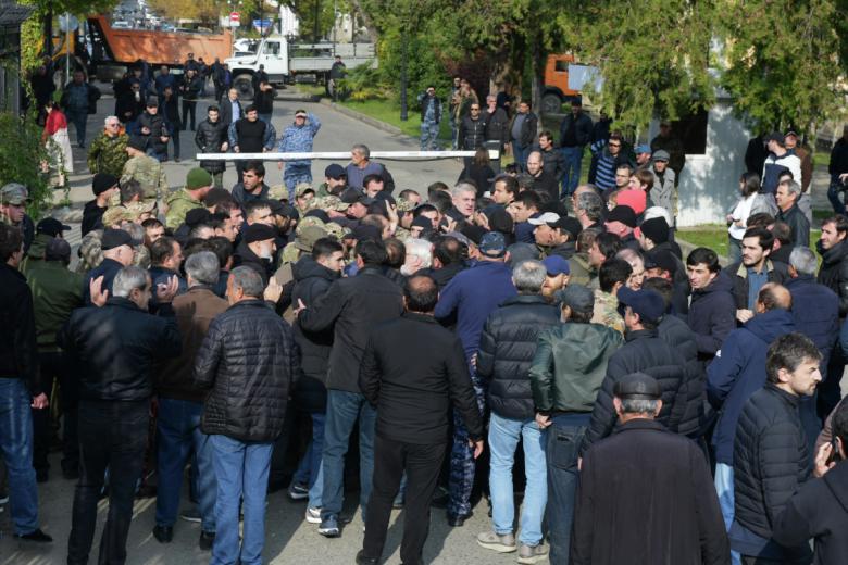 Обстановка у парламента Абхазии в Сухуме