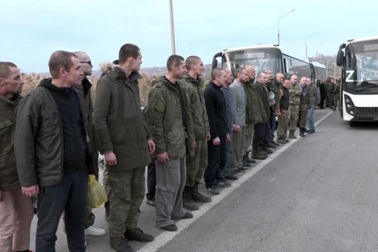 Российские военнослужащие, находившиеся в украинском плену