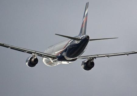 Пассажиров прервавшего полёт SSJ отправят в Москву другим бортом 