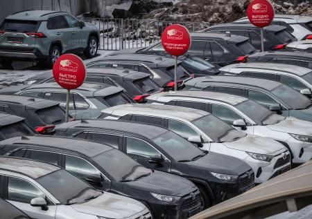 Выдачи автокредитов резко упали в России
