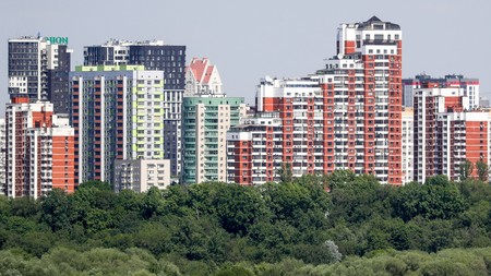 Депутат раскрыл, как «человейники» угрожают демографической ситуации