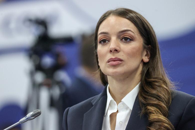 Зарина Догузова