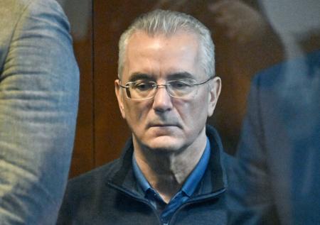 У экс-губернатора Пензенской области конфискуют часы на 9,6 млн рублей
