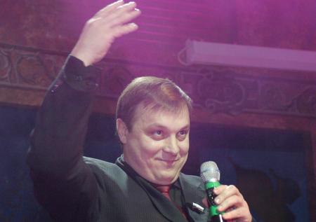 Разин прокомментировал новую песню Билана «Про белые розы»