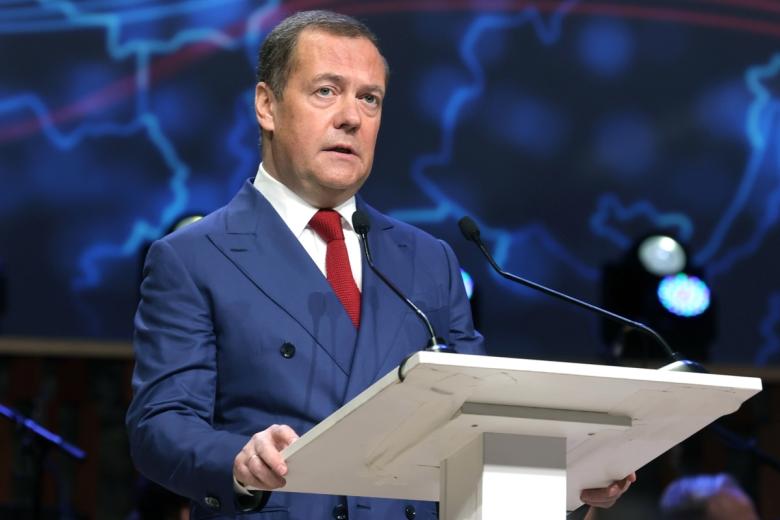 Дмитрий Медведев