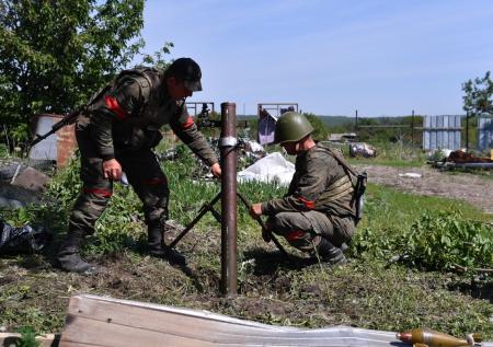 Силы ЛНР закрепились на окраинах Северодонецка в Донбассе