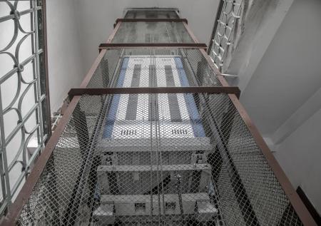 Устаревшие лифты продолжат возить россиян по этажам