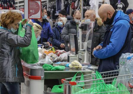 Политолог: паники в российских супермаркетах на Западе только и ждут