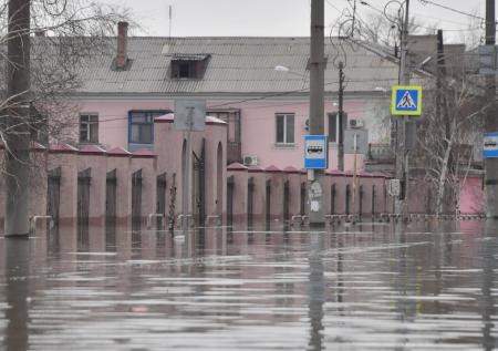 Уровень воды в реке Томь в Новокузнецке стал опасным
