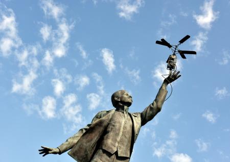Русского националиста Сикорского Киев намерен превратить в украинца. Зачем?