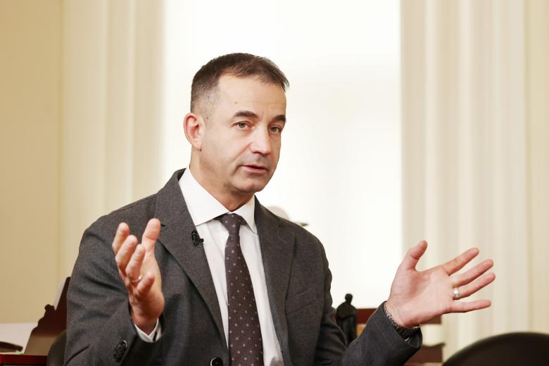Дмитрий Певцов