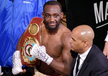 Непобежденный боксер Кроуфорд стал чемпионом мира