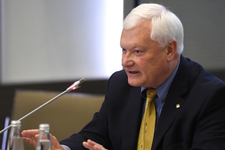 Андрей Крутских