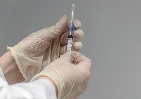 Разработчик «КовиВака» заявил о его эффективности против мутаций COVID-19
