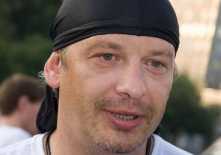 Друг Марьянова рассказал о разграбленной наследниками актёра квартире
