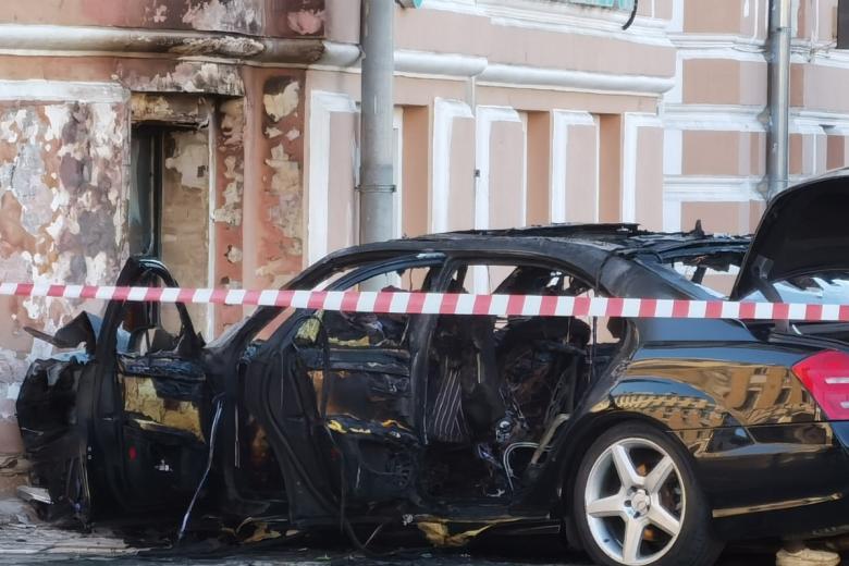 Последствия ДТП на Зубовской площади в центре Москвы