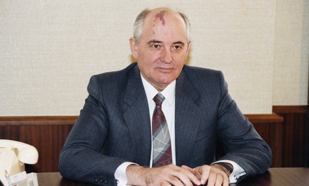 Сухой закон, продукты по карточкам, голод: как Горбачев развалил СССР