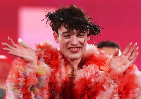 Победитель Евровидения-2024 отказался от своего призового трофея